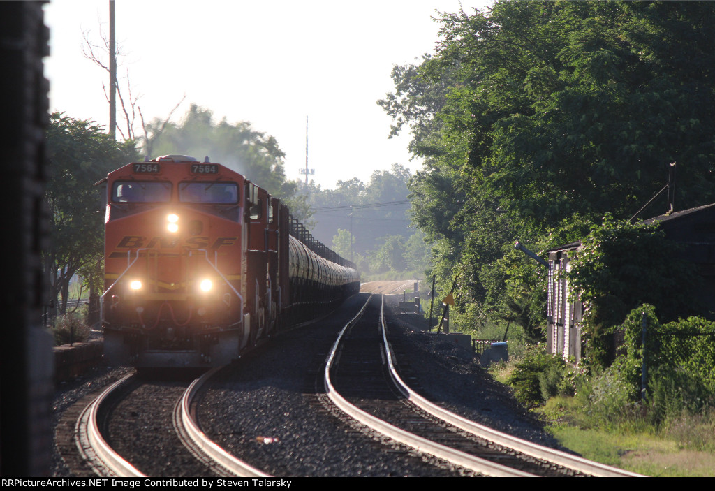 BNSF 7564